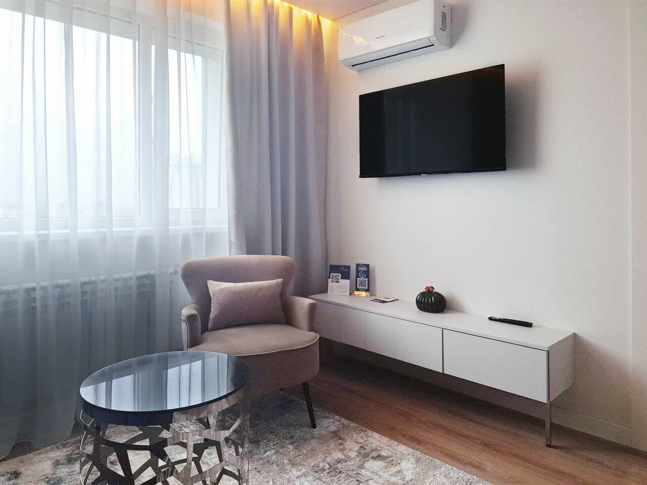 Фотографии номера Люкс в Гостинице Салют Москва