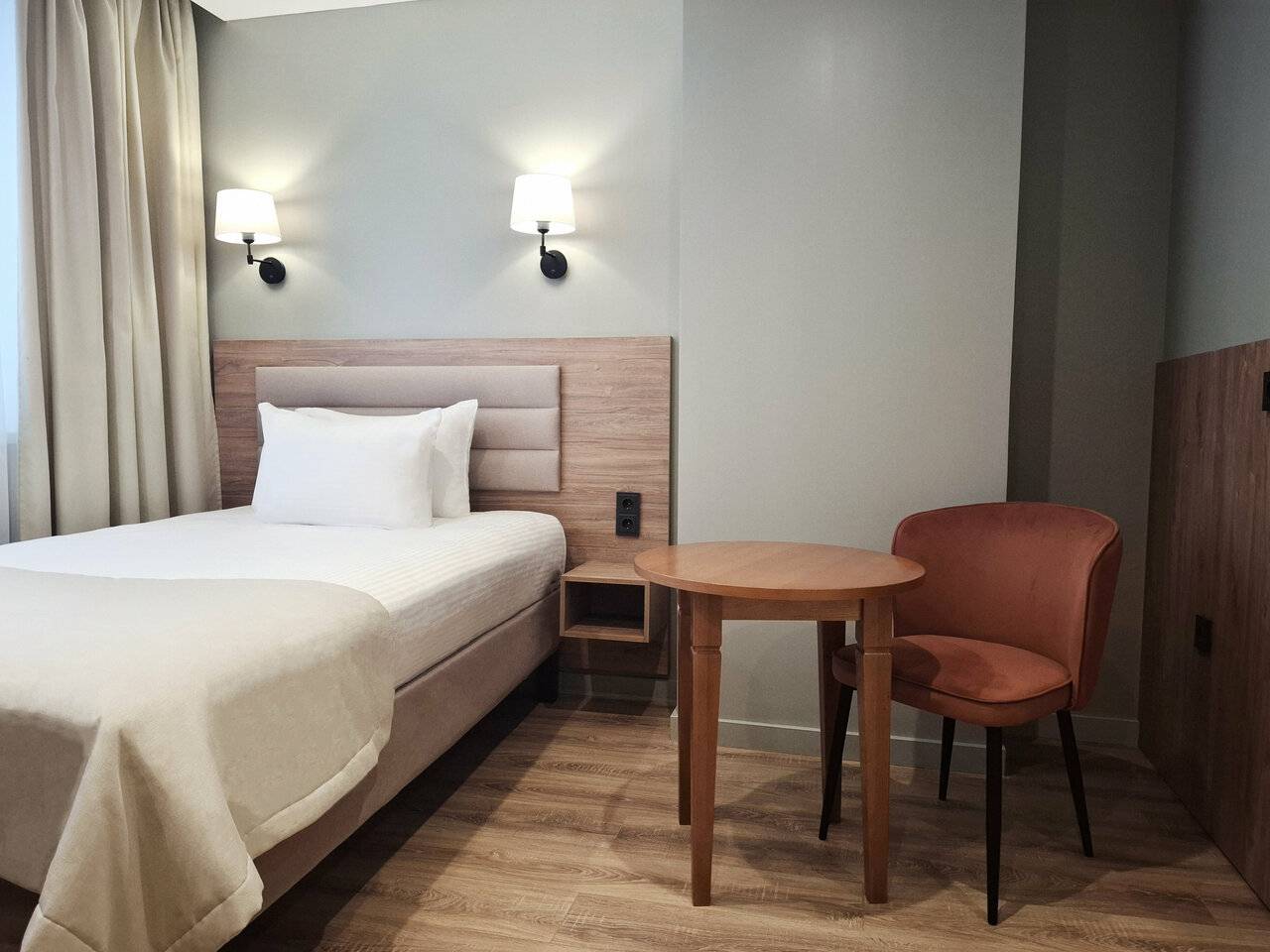 Фотографии номера Апарт Люкс в Гостинице Салют Москва