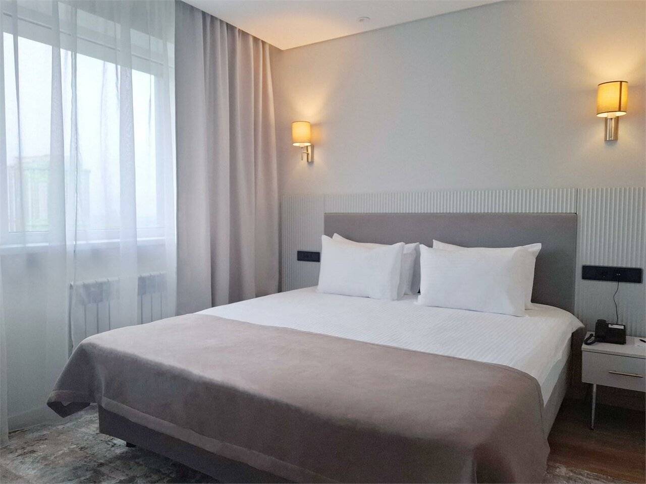 Номер люкс с 1 двуспальной кроватью